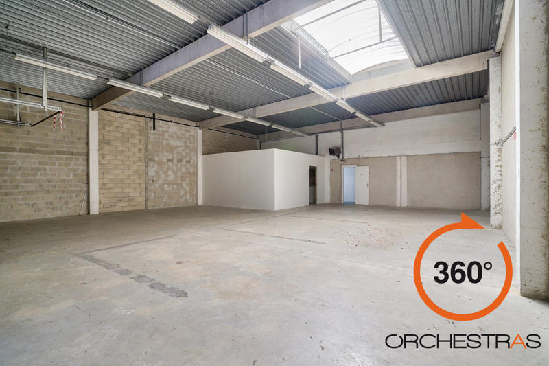 Local d'activités - 385 m²