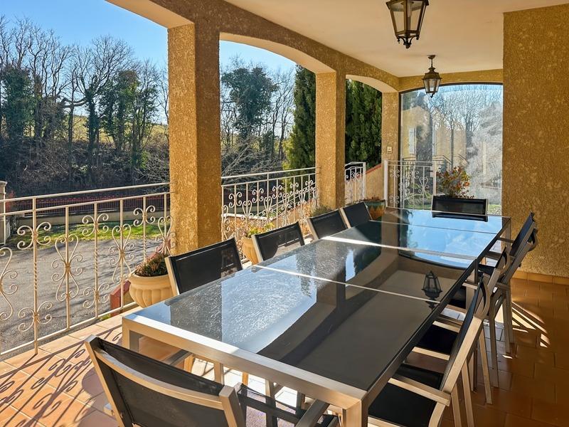 Maison - 210 m² - 6 pièces