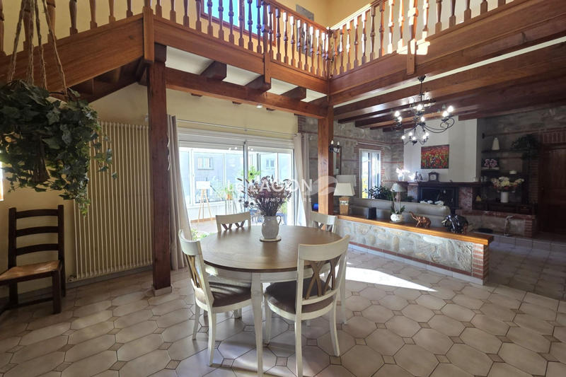 Maison - 170 m² - 6 pièces