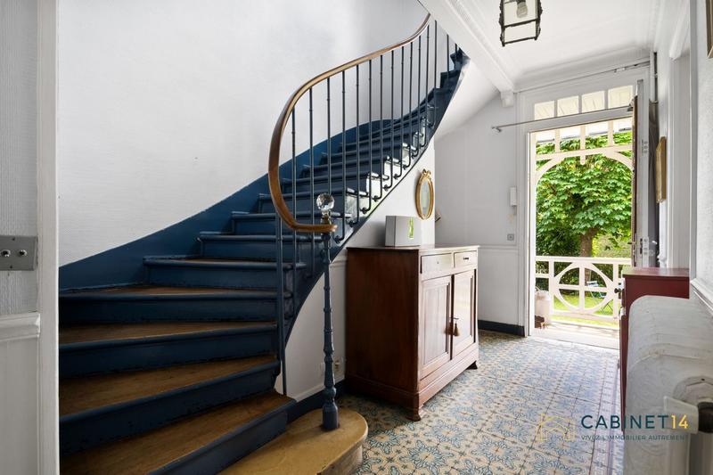 Maison - 200 m² - 8 pièces