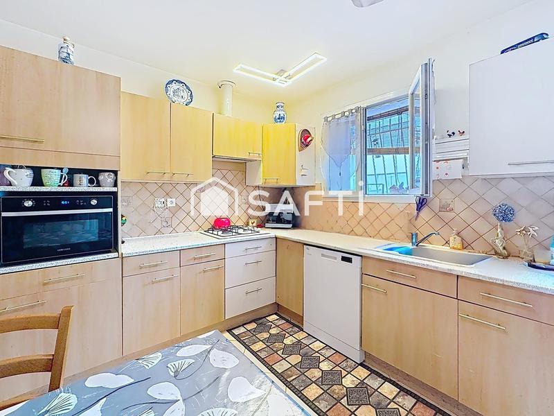 Maison - 157 m² - 10 pièces