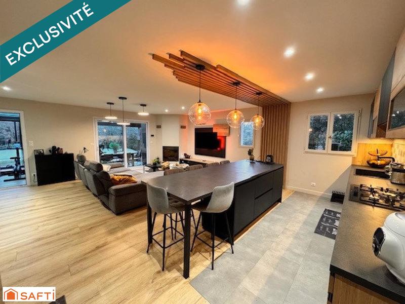 Maison - 166 m² - 7 pièces