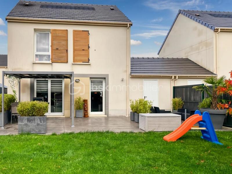 Maison traditionnelle - 79 m² - 4 pièces