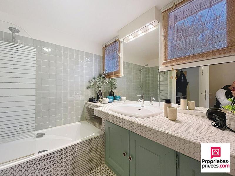 Maison - 163 m² - 8 pièces