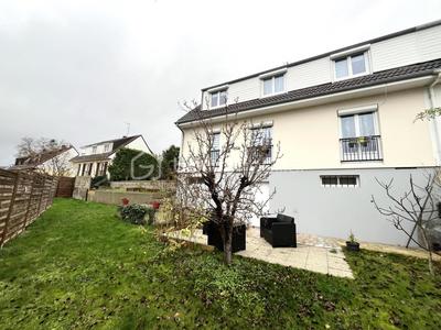 Maison - 104 m² - 6 pièces