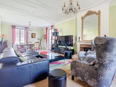 Maison - 250 m² - 7 pièces