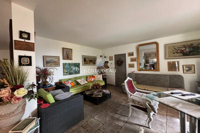 Propriété - 202 m² - 7 pièces