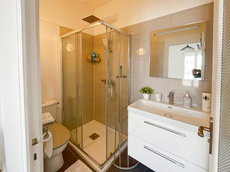 Maison - 180 m² - 7 pièces