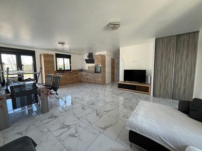 Maison - 96 m² - 4 pièces