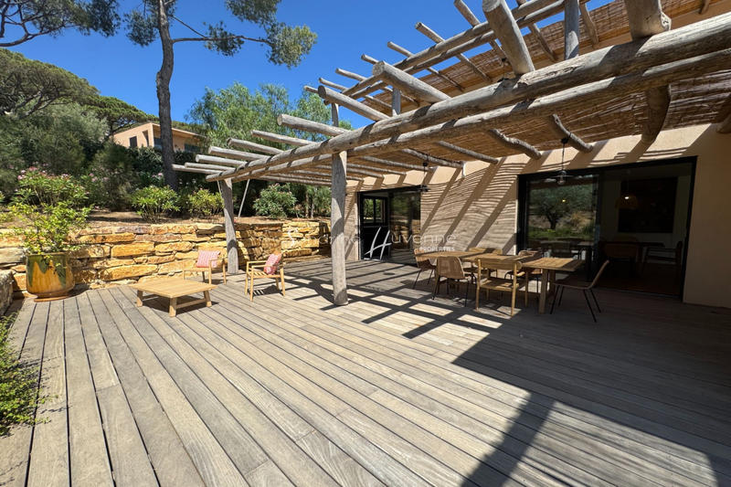 Maison - 250 m² - 5 pièces