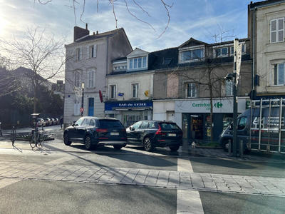 Local commercial - 240 m² - 3 pièces