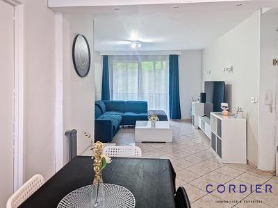 Appartement - 89 m² - 5 pièces