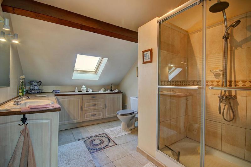 Maison - 275 m² - 9 pièces