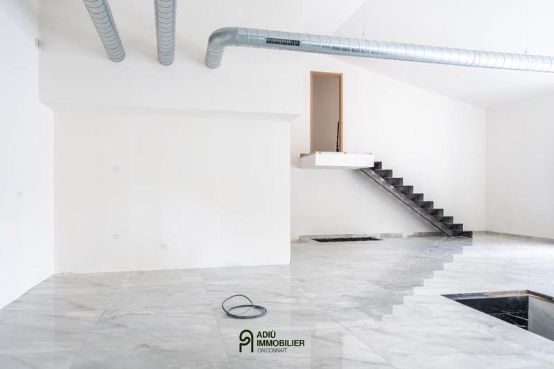 Maison - 254 m² - 5 pièces