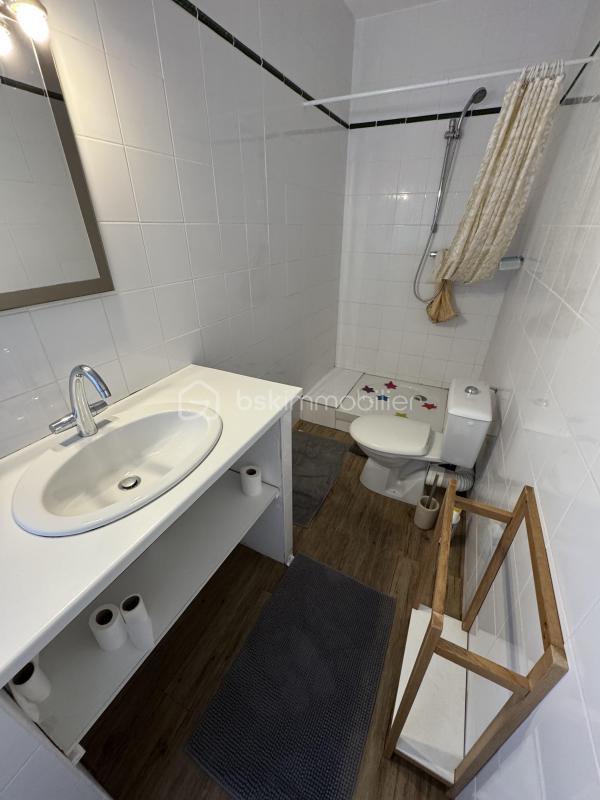 Studio - 85 m² - 4 pièces