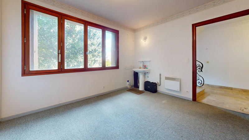 Maison - 250 m² - 11 pièces
