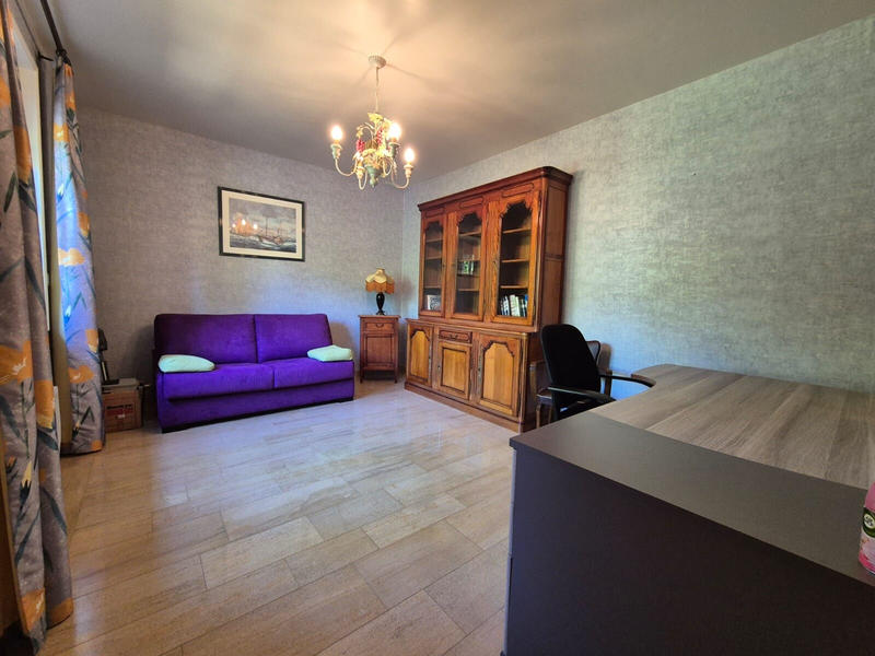 Maison - 222 m² - 7 pièces