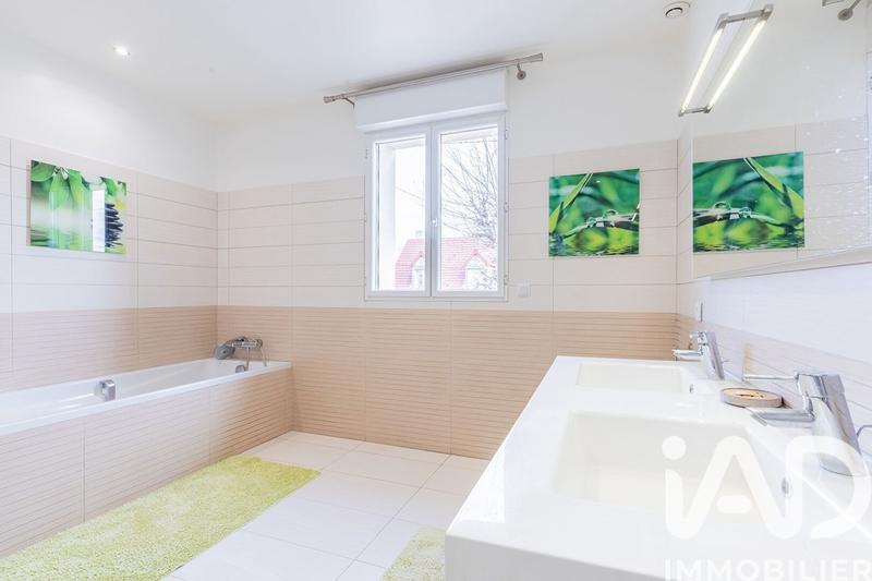 Maison - 199 m² - 7 pièces