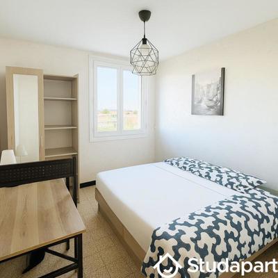 Chambre - 11 m² - 1 pièce