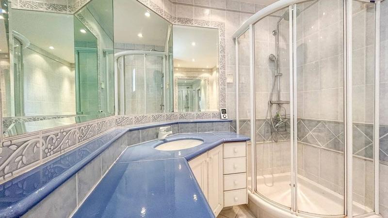 Appartement - 141 m² - 5 pièces