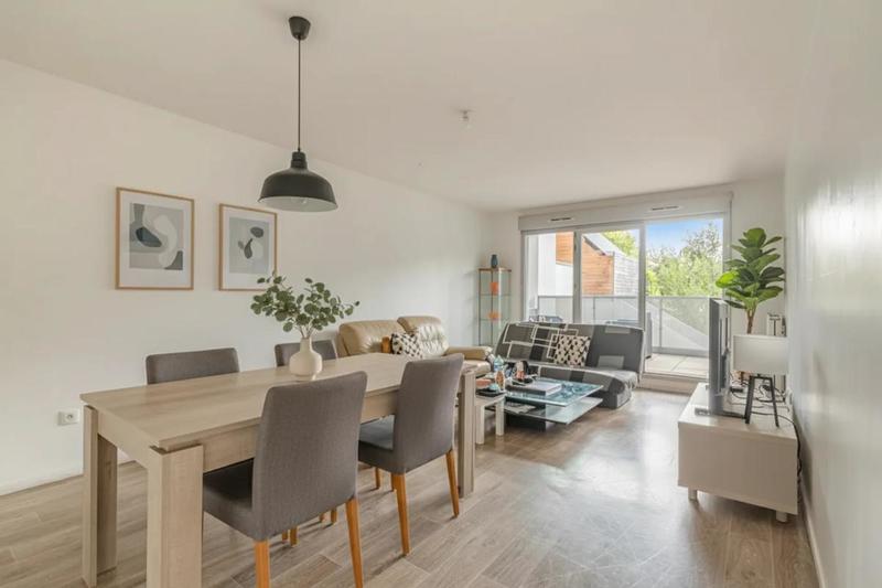 Appartement - 100 m² - 5 pièces