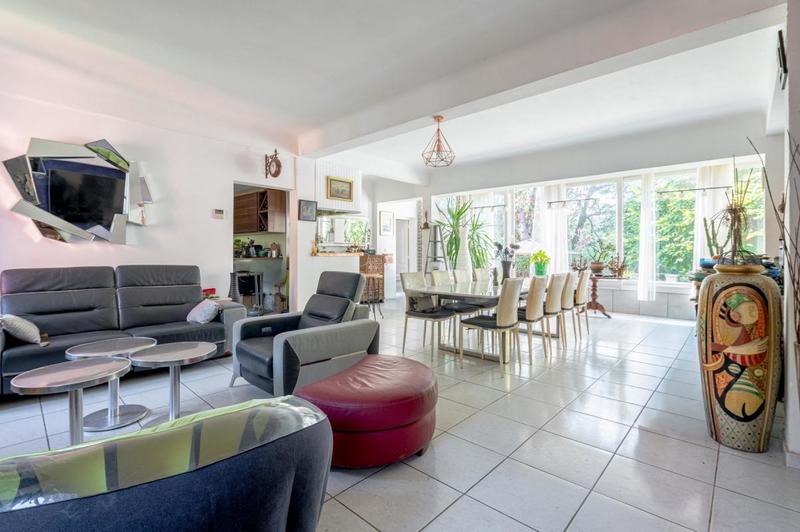 Propriété - 800 m² - 10 pièces