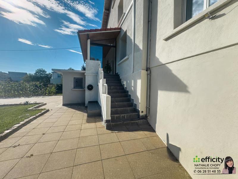 Maison - 250 m² - 12 pièces