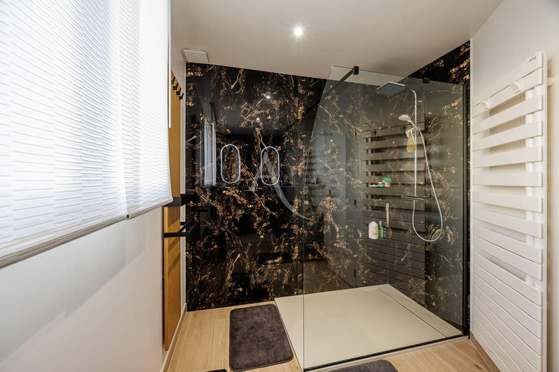 Maison - 186 m² - 6 pièces