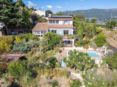 Villa - 190 m² - 6 pièces