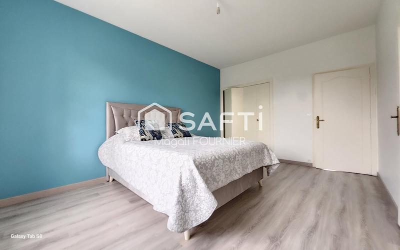 Maison - 230 m² - 9 pièces