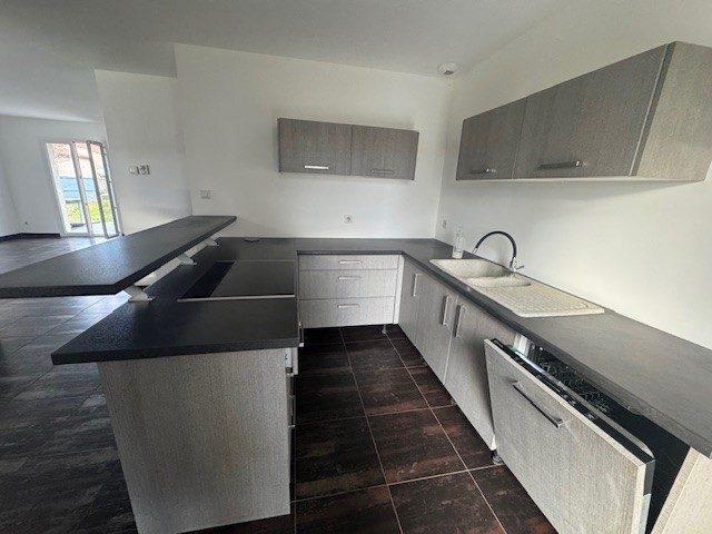 Maison - 102 m² - 4 pièces