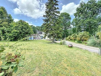 Maison - 215 m² - 8 pièces