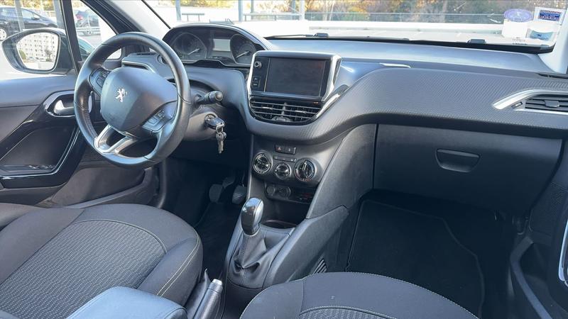Peugeot 208 1.2 PureTech 82 Style - 5 places