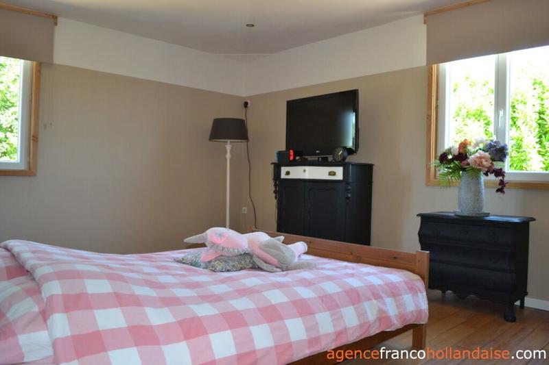 Maison - 340 m² - 18 pièces