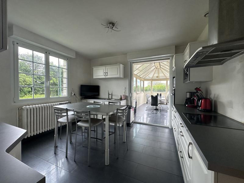 Maison traditionnelle - 165 m² - 9 pièces