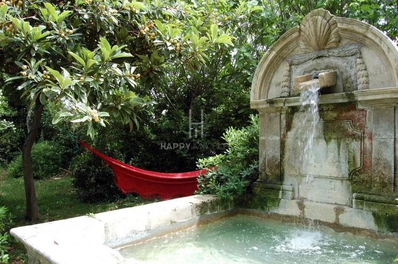 Propriété - 300 m² - 8 pièces