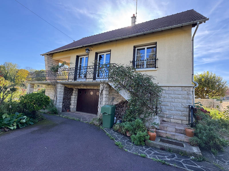 Maison - 235 m² - 6 pièces