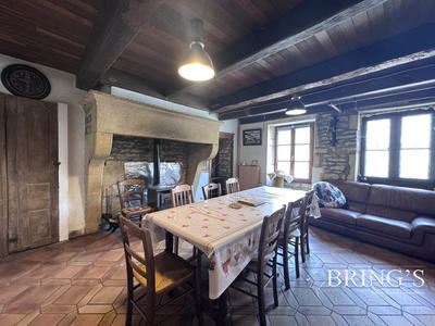 Maison - 204 m² - 6 pièces