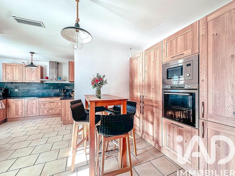 Maison - 206 m² - 6 pièces