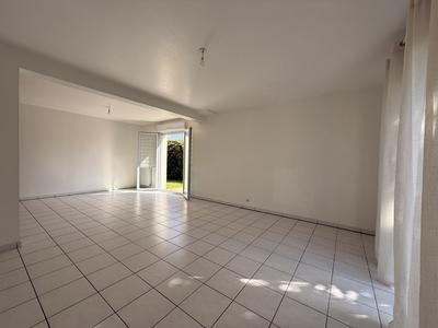 Maison - 97 m² - 5 pièces