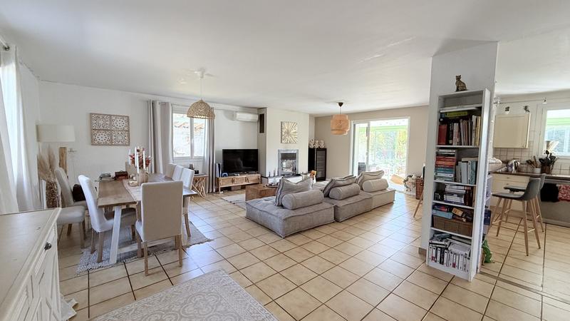 Villa - 200 m² - 6 pièces