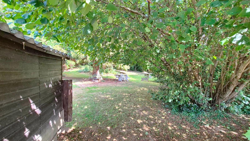 Maison - 586 m² - 24 pièces