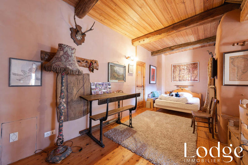 Maison - 440 m² - 12 pièces