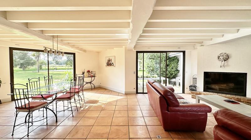 Maison contemporaine - 213 m² - 6 pièces