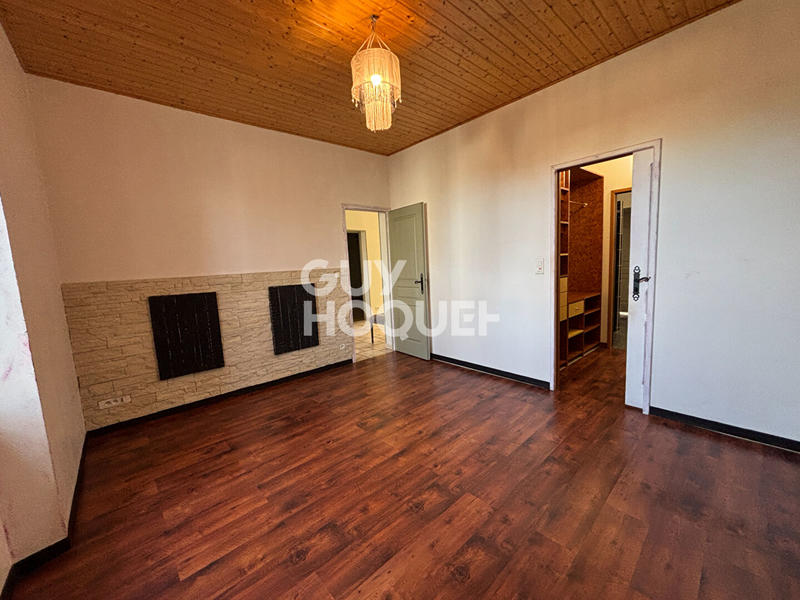 Maison - 209 m² - 7 pièces