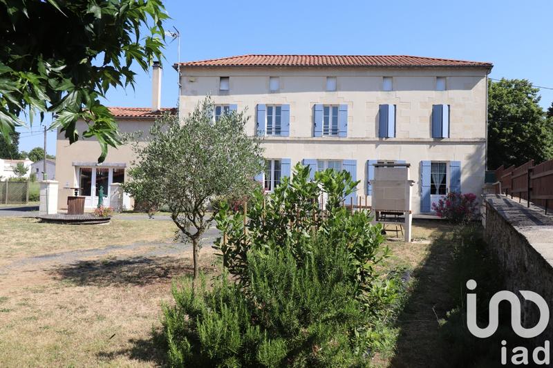 Maison - 238 m² - 7 pièces