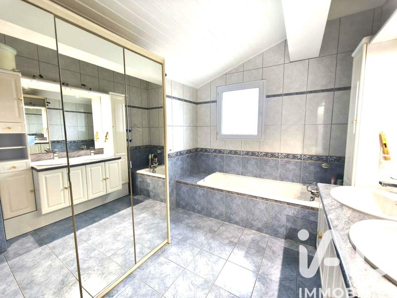 Maison - 139 m² - 5 pièces