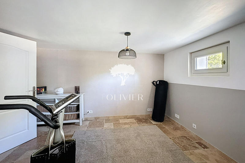 Propriété - 175 m² - 8 pièces