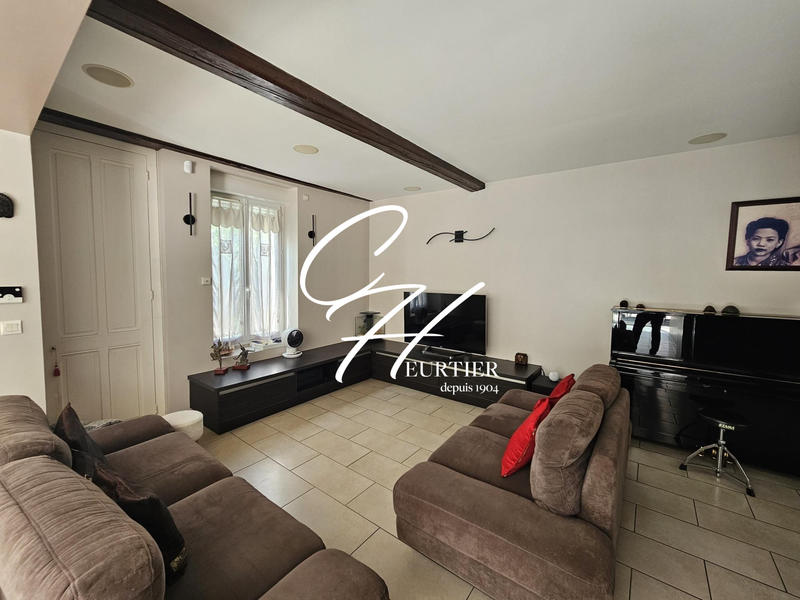 Maison - 224 m² - 9 pièces