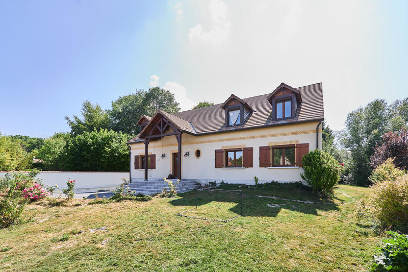 Maison - 237 m² - 9 pièces